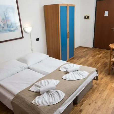 Welcome Karlin * Prague